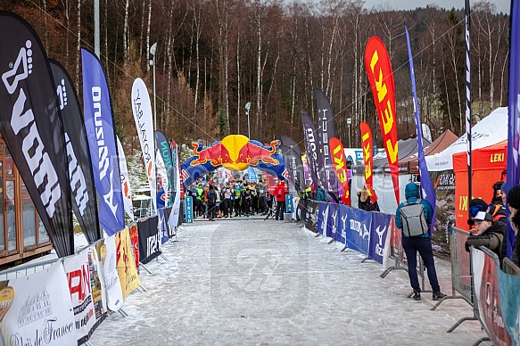 Starty a cílová fota Winter Skyrace 2019