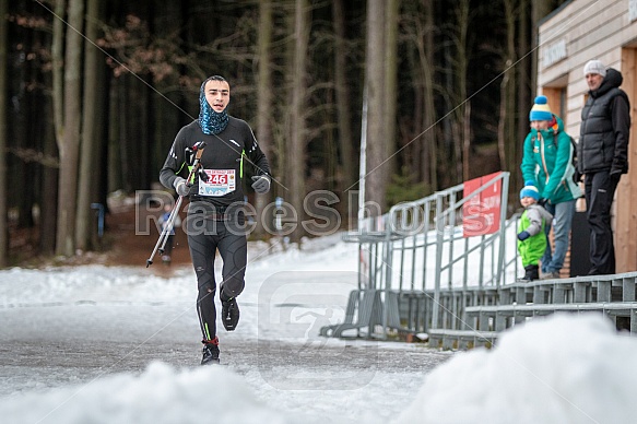 Starty a cílová fota Winter Skyrace 2019