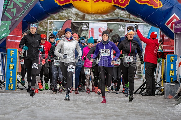 Starty a cílová fota Winter Skyrace 2019