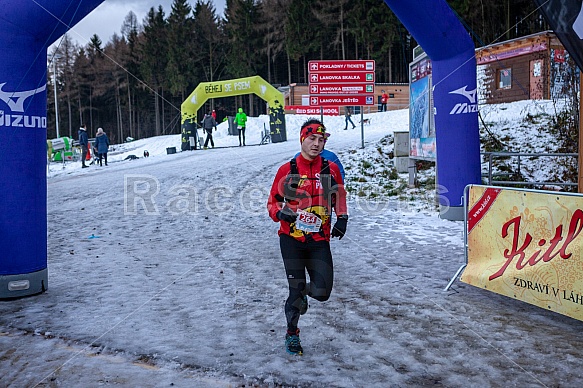 Starty a cílová fota Winter Skyrace 2019