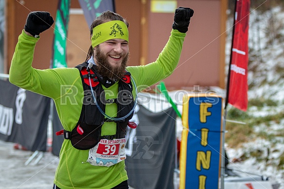 Starty a cílová fota Winter Skyrace 2019