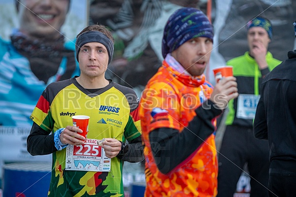 Starty a cílová fota Winter Skyrace 2019