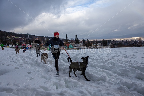 Starty a cílová fota Winter Skyrace 2019