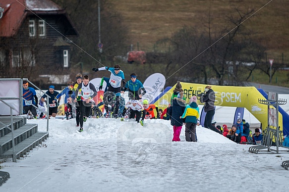 Starty a cílová fota Winter Skyrace 2019