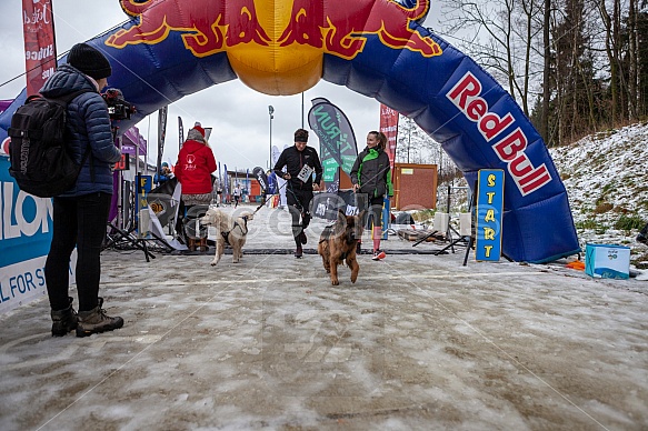 Starty a cílová fota Winter Skyrace 2019