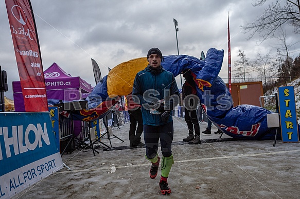 Starty a cílová fota Winter Skyrace 2019