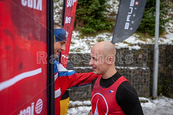 Starty a cílová fota Winter Skyrace 2019