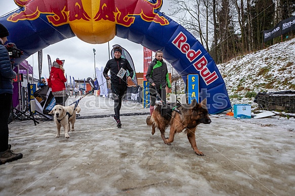 Starty a cílová fota Winter Skyrace 2019