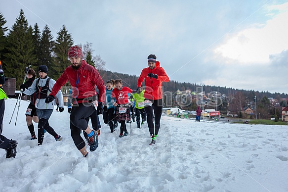 Starty a cílová fota Winter Skyrace 2019