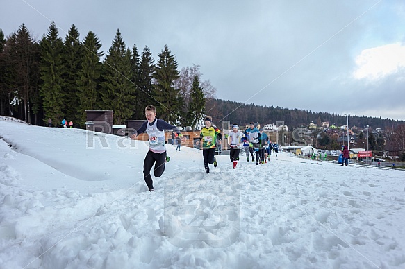 Starty a cílová fota Winter Skyrace 2019