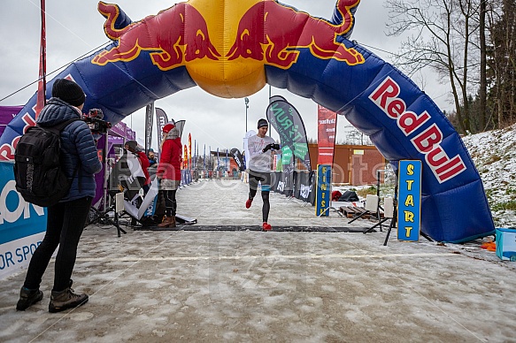 Starty a cílová fota Winter Skyrace 2019