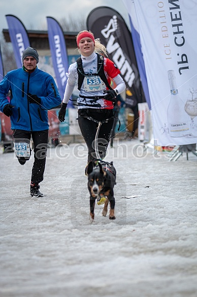 Starty a cílová fota Winter Skyrace 2019