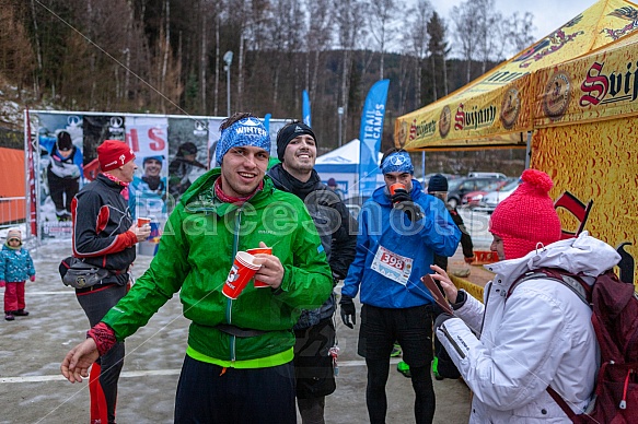 Starty a cílová fota Winter Skyrace 2019