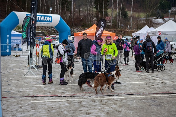 Starty a cílová fota Winter Skyrace 2019
