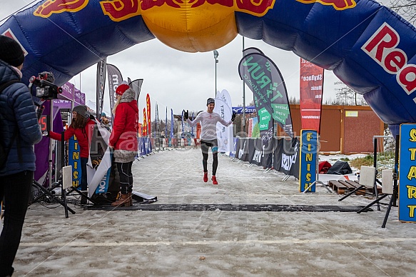 Starty a cílová fota Winter Skyrace 2019