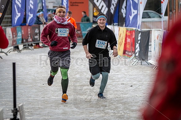 Starty a cílová fota Winter Skyrace 2019
