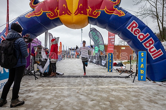 Starty a cílová fota Winter Skyrace 2019