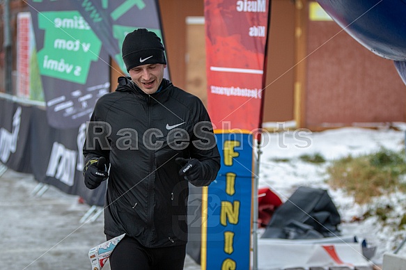 Starty a cílová fota Winter Skyrace 2019